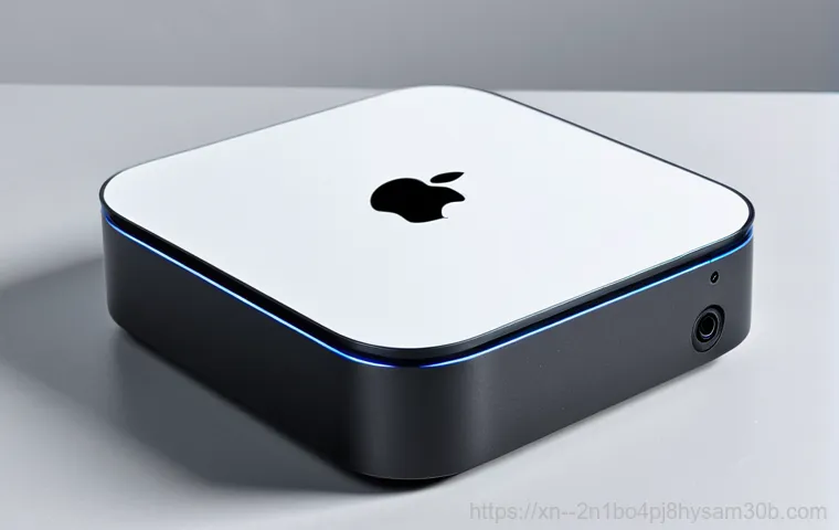 공평동 맥미니 판매 및 수리 - **Prompt:** A friendly computer technician assisting a customer with their Mac Mini at a modern serv...