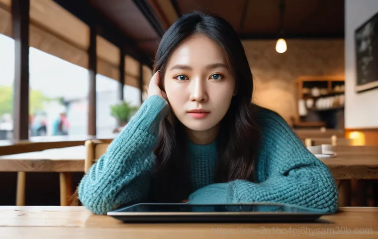 천호동 STATUS_IMAGE_CORRUPTION - **Prompt 2: Widespread Digital Disruption**
    A wide-angle, high-definition shot capturing a busy ...