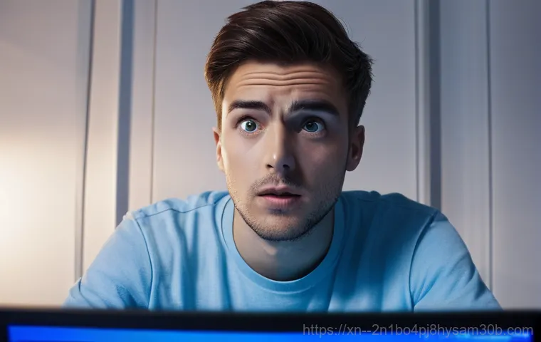 "PROCESS_HAS_LOCKED_PAGES" 블루스크린 오류는 주로 장치 드라이버가 I/O 작업 후 잠긴 메모리 페이지를 해제하지 못하거나 이미 잠금 해제된 페이지의 잠금을 해제하려고 할 때 발생합니다. 이 오류는 시스템이 심각한 문제를 감지했을 때 나타나는 Windows 블루스크린(BSOD)의 한 종류입니다. 해결 방법으로는 최신 버전의 서비스 팩 설치 또는 드라이버 업데이트가 권장됩니다. 또한, 특정 레지스트리 키를 편집하여 문제의 근본 원인인 드라이버를 식별할 수도 있습니다. 블루스크린이 자주 발생한다면 하드웨어 점검, 바이러스 검사, Windows 재설치 또는 재설정을 고려해 볼 수 있습니다. 컴퓨터가 Windows로 부팅되지 않을 경우 하드 리셋을 시도하여 잔류 전기를 방전시키는 것이 도움이 될 수 있습니다. 때로는 일시적인 오류일 수 있으므로 재부팅 후에도 동일한 증상이 반복되는지 확인하는 것이 중요합니다. 또한, `DISM.exe /Online /Cleanup-image /Restorehealth`, `sfc /scannow`, `chkdsk /f`와 같은 명령어를 사용하여 시스템 파일 손상을 검사하고 복원하거나 디스크 오류를 수정해 볼 수 있습니다. 멈췄던 PC 다시 살리기 PROCESS_HAS_LOCKED_PAGES 오류 완벽 해결 가이드 1