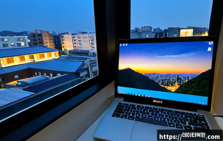 신촌동 절전모드 - Photorealistic remote-support workstation in a compact Shinchon-dong apartment, ultrabook displaying...