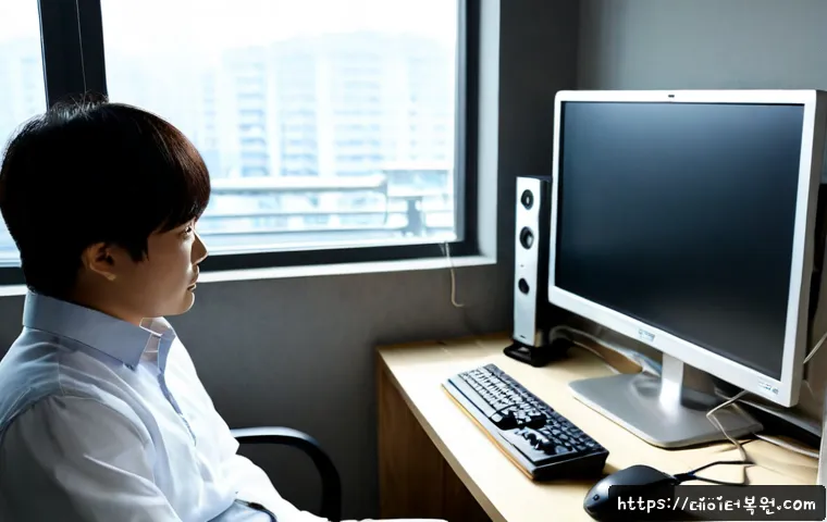 신이문동 UNMOUNTABLE_BOOT_VOLUME - Photorealistic remote-support workstation in a compact Sinimun-dong apartment office, desktop tower ...